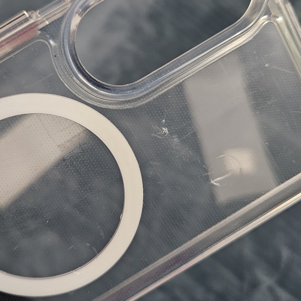 S25 Edge Clear Protective Phone Case With Small Defect! - Picture 2 of 3